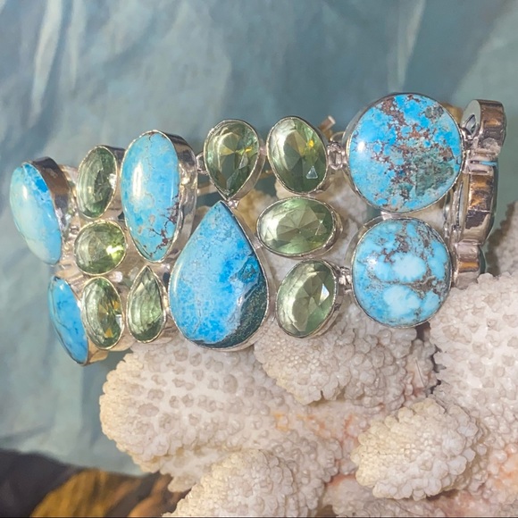 Tibetan Turquoise + Peridot gem cluster statement cuff - Picture 3 of 10